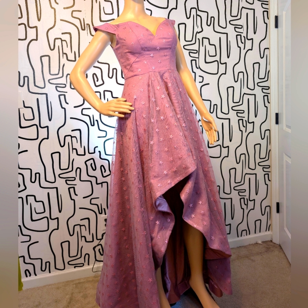 Elegant Lavender High-Low Gown